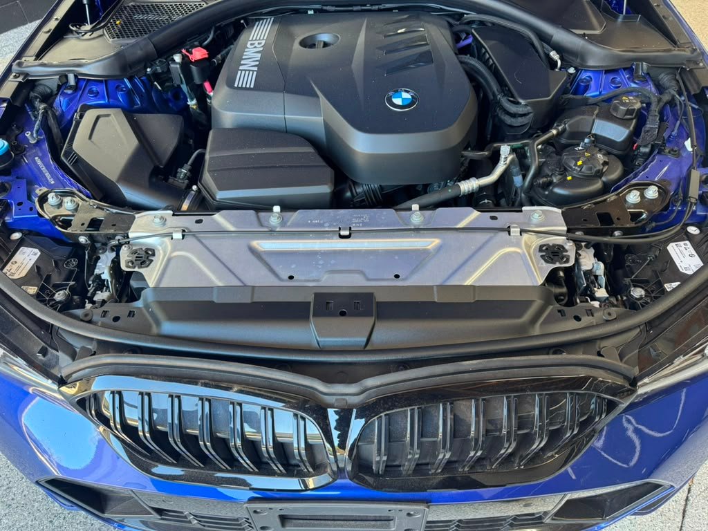 BMW 330i